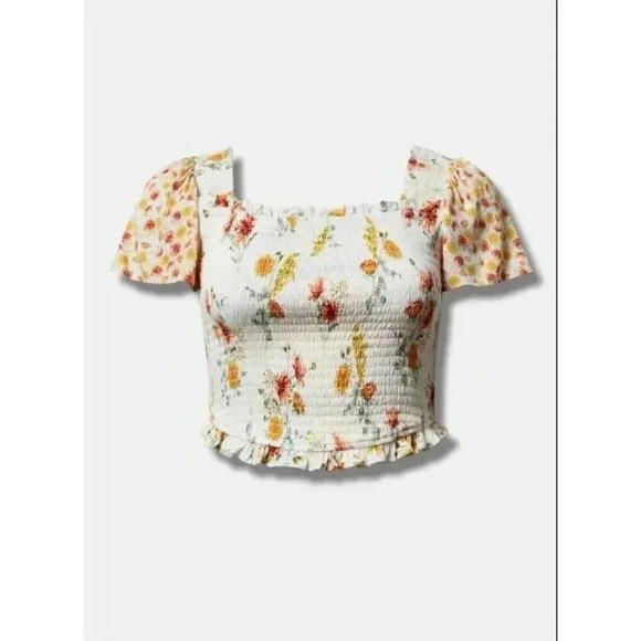 Torrid Warm Sunset Floral Smocked Flutter Sleeve Crop Top 1 (1x) EUC - Picture 7 of 15
